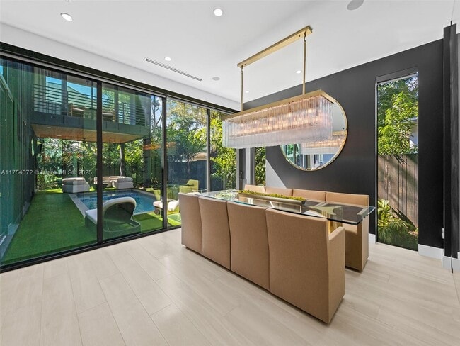 Photo - 1610 NE 4th Pl