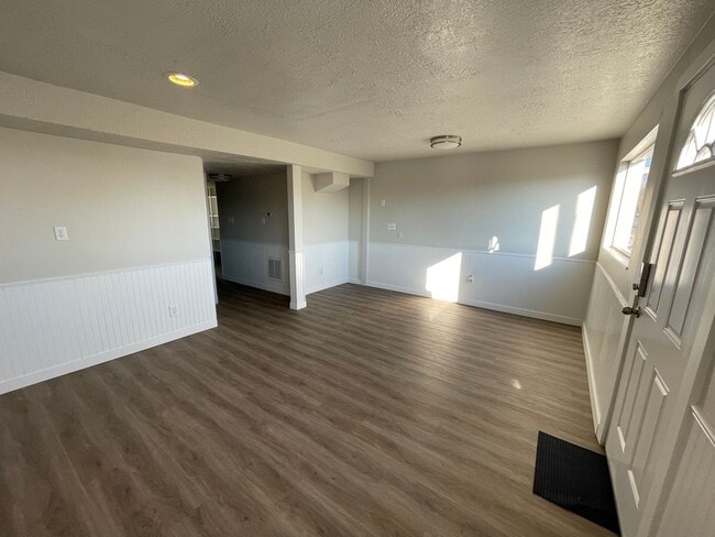1378 W Gentile St Unidad Front
