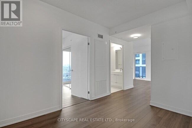 Photo - 30 Samuel Wood Wy Unité 1110