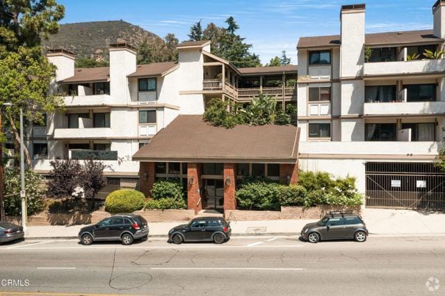 Building Photo - 3480 Barham Blvd Unit 208 Rental