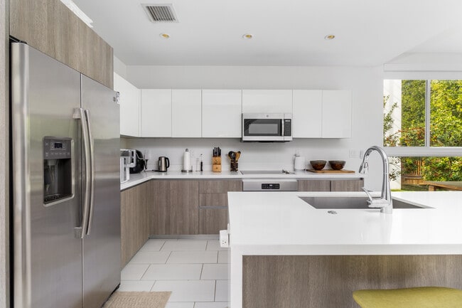 Photo - 2475 NE 135th St