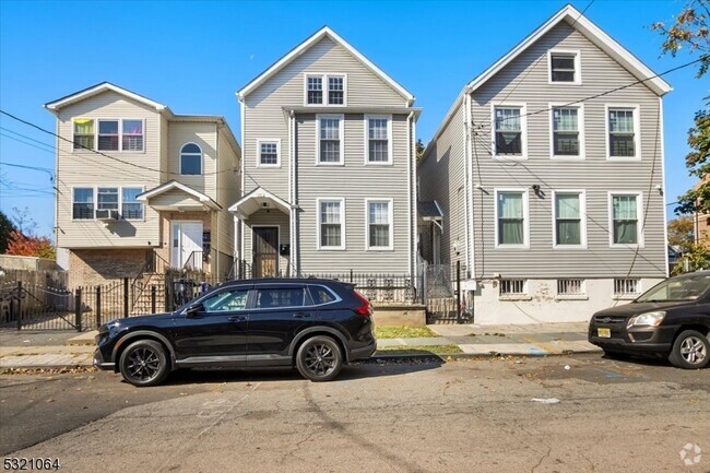 Building Photo - 357 S 8th St Unit 2 Rental