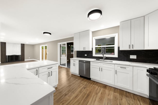 Photo - 990 Whitehall Way