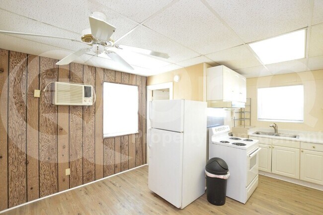 Photo - 901 N Arbor Ave