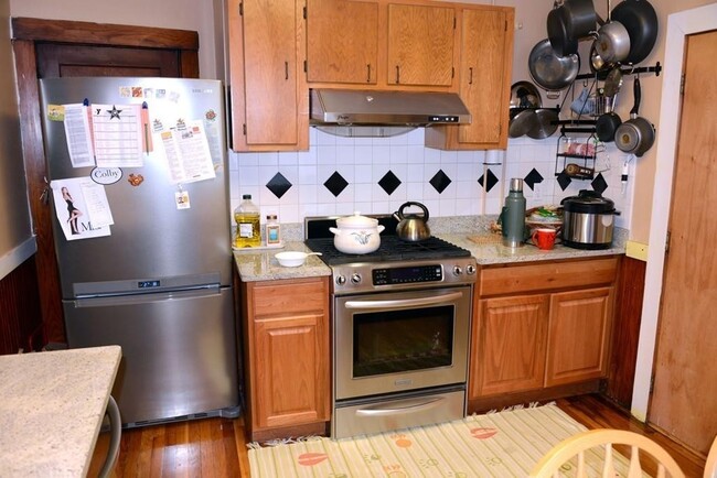 Building Photo - 7 Sunset St Unit #1