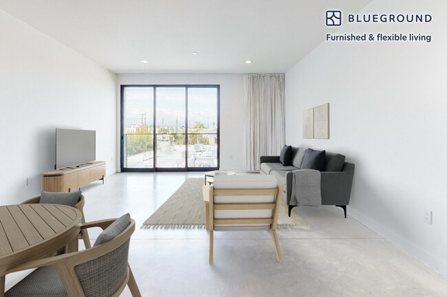 Building Photo - 10810 Palms Blvd Unit ID6612A