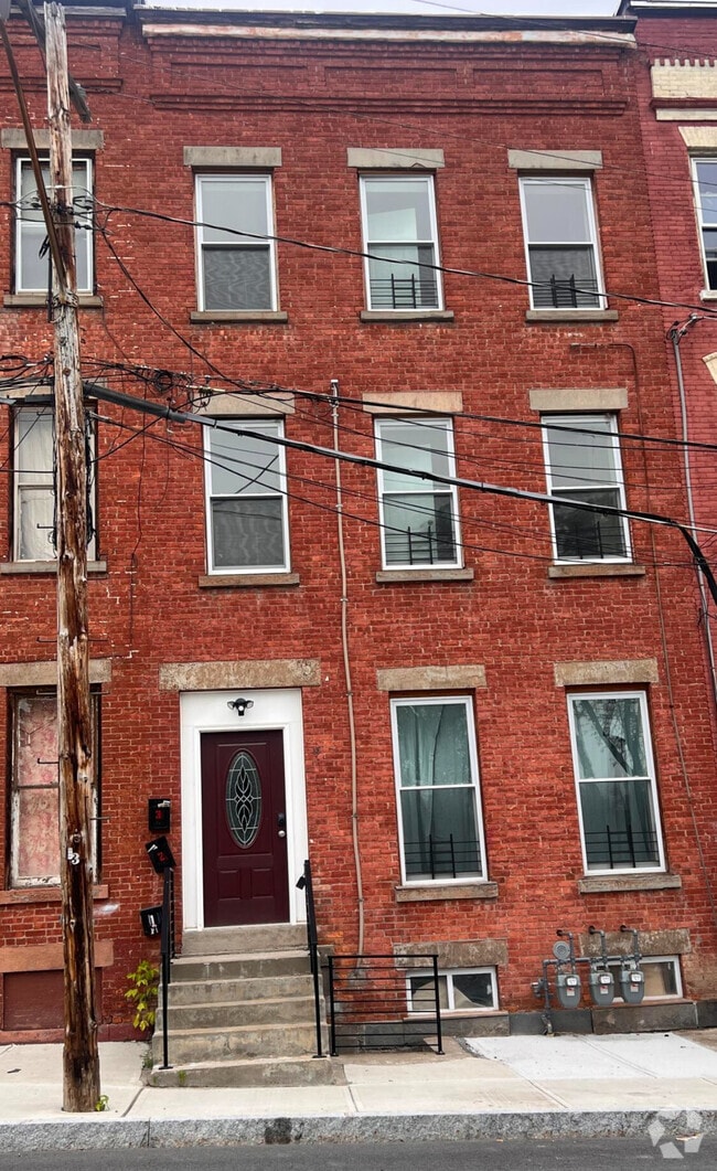 Building Photo - 15 Delaware St Rental