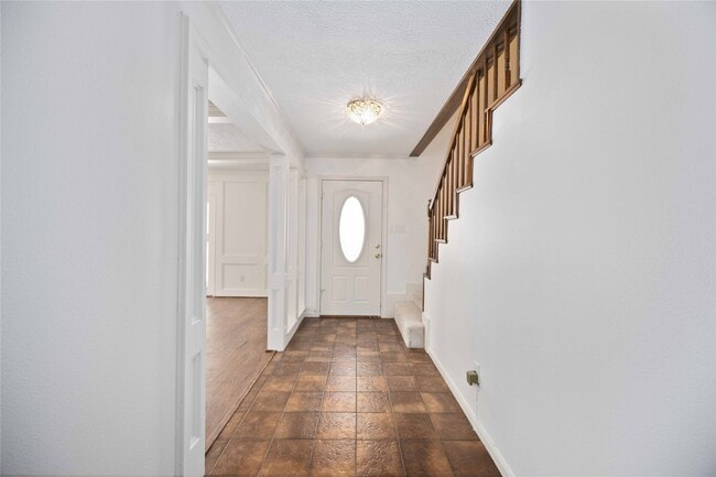 Photo - 1711 Woodland Springs St