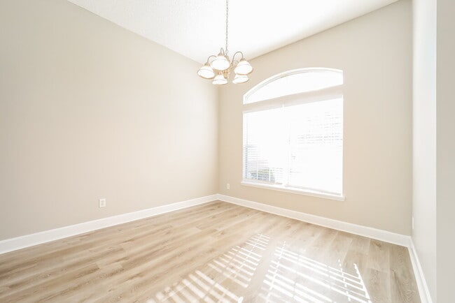 Photo - 136 Linda Lake Ln