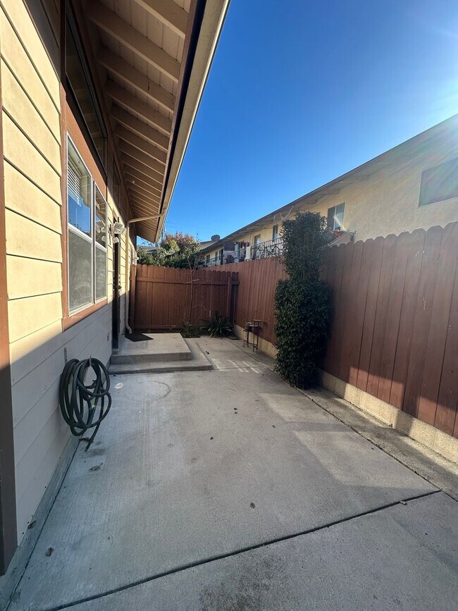 1811 Bath St Unit B