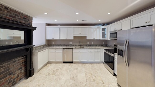 Photo - 7BR/5BA in Fort Sanders | Walk to UTK & Ne...