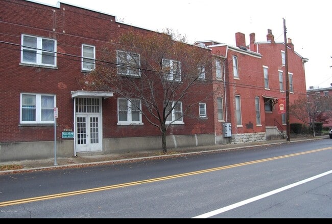 Building Photo - 1210 S Brook St Unit 3