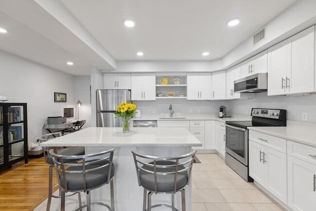 Photo - 115 Washington St Unit 1B