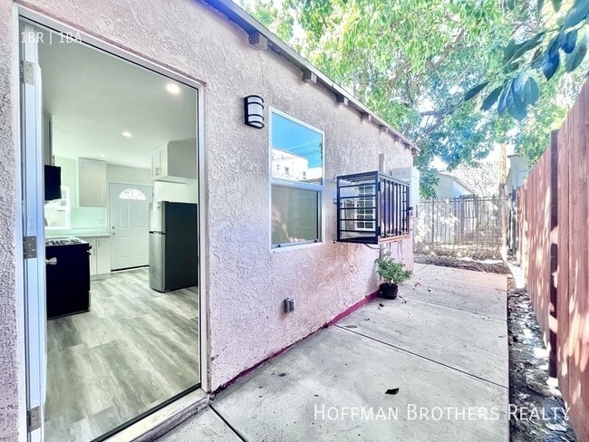 Photo - 418 N Sierra Bonita Ave Unit 3/4
