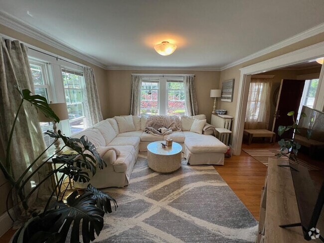 Building Photo - 12 Westbourne Rd Unit 1 Rental