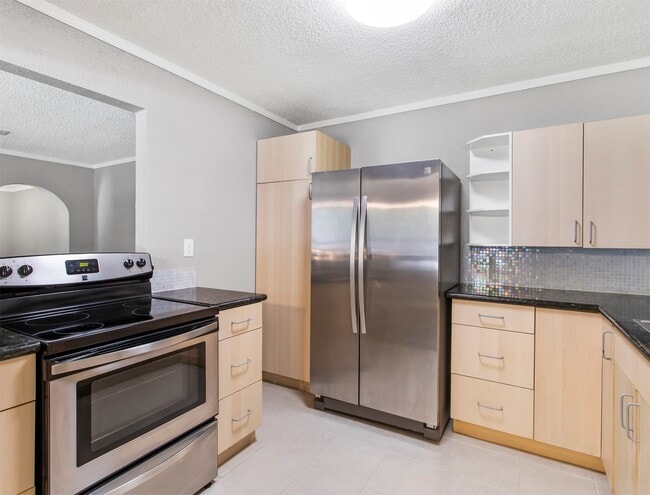 Photo - 1929 Magnolia Dr