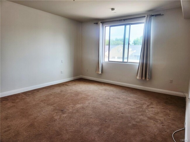 Photo - 1835 S Barrington Ave