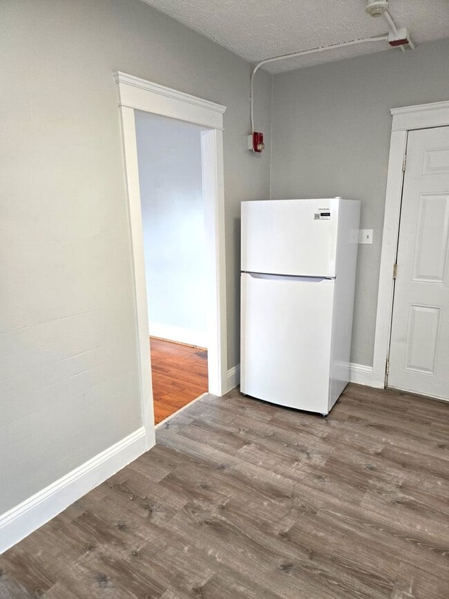 Photo - 161 Montgomery St Unidad 8