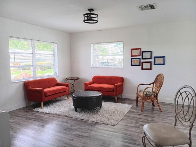Photo - 7105 NW 74th Pl