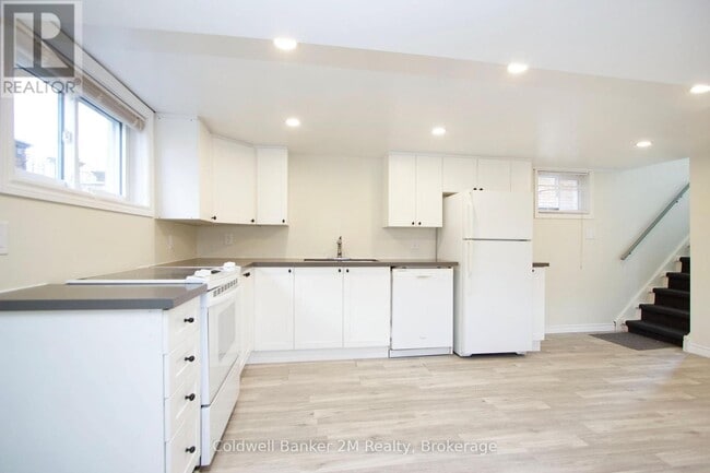 Photo - 297 Admiral Rd