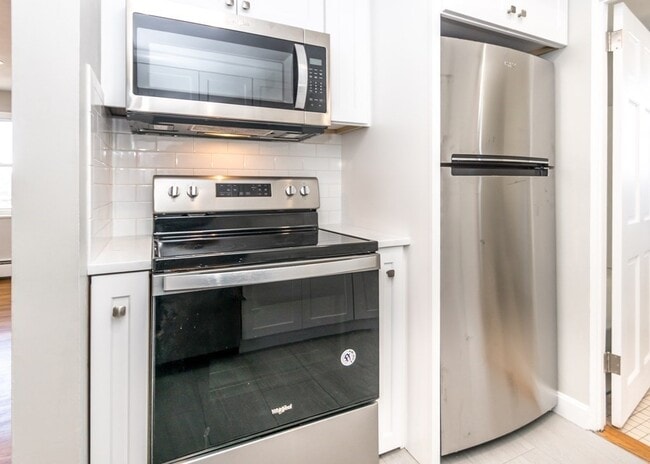 Photo - 182 1/2 River St