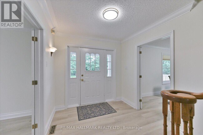 Photo - 13918 Leslie St