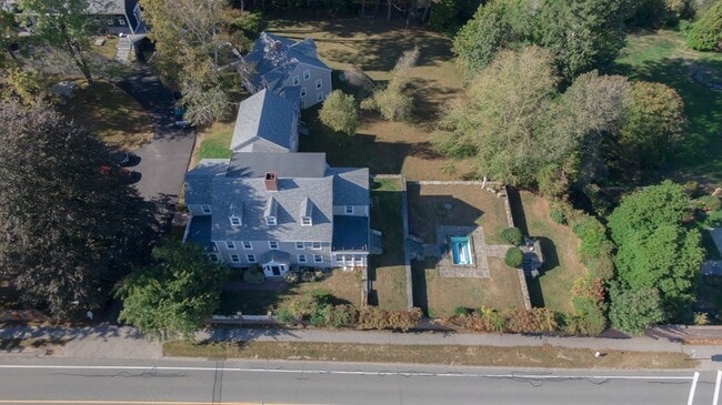 Photo - 205 Sohier St