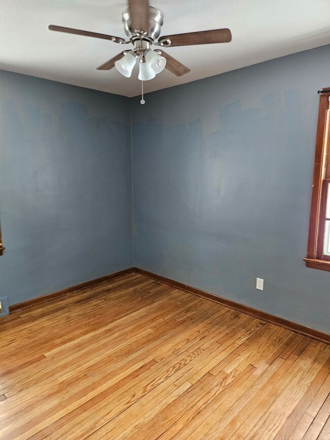 Photo - 18990 Raymond St