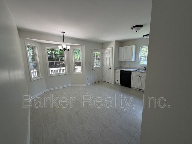 Photo - 704 Southampton Dr