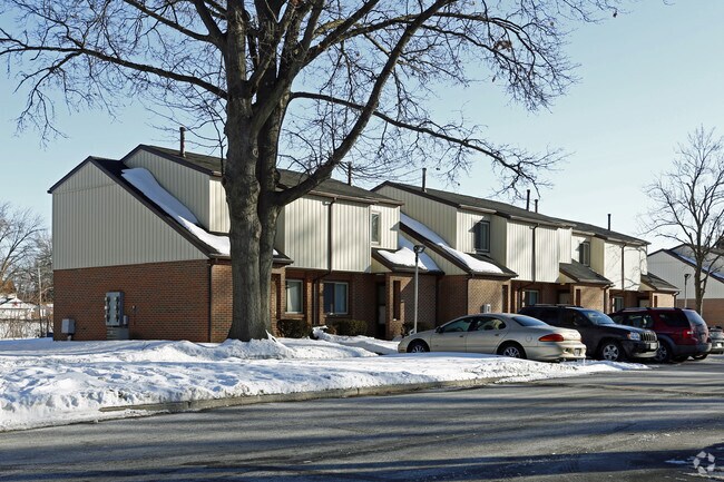 Douglas Square Apartments - Douglas Square Apartments