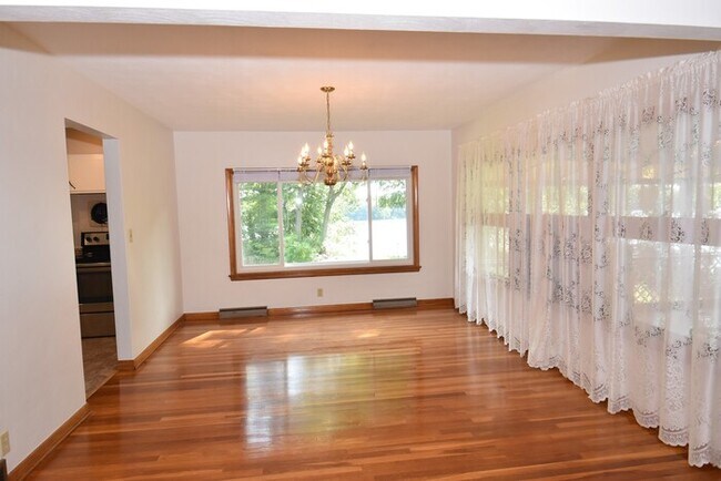 Photo - Beautiful 3 Bedroom Home over Looking Lake Chapin