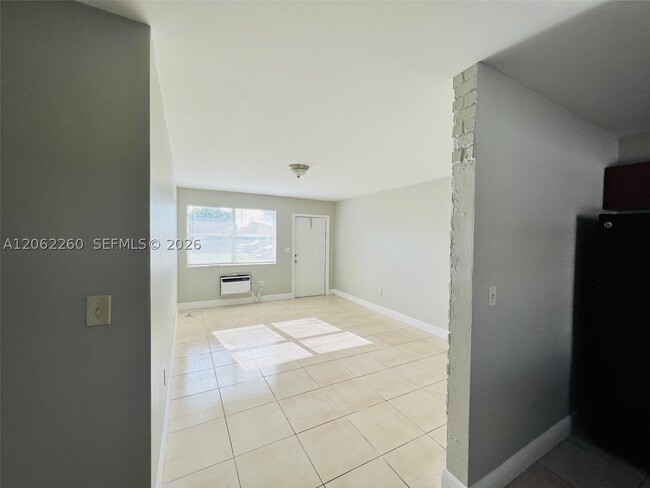 Photo - 7613 Venetian St Unit C