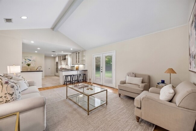 Photo - 8922 Springview Ln