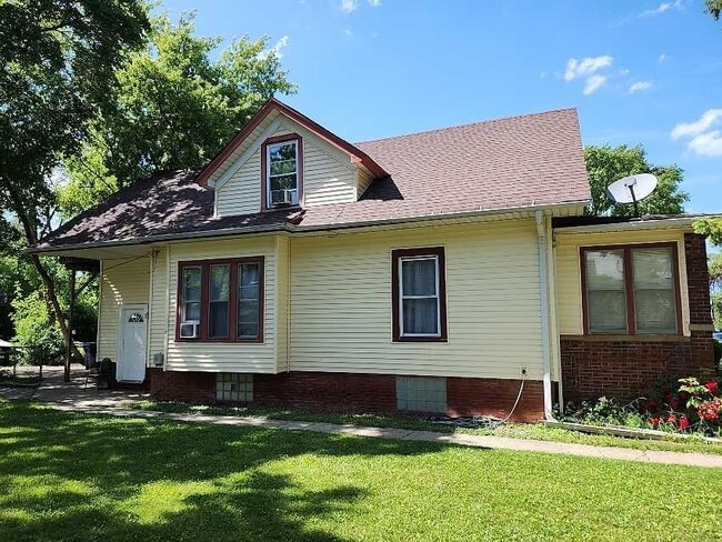 28 Fulton Ave Unit 2