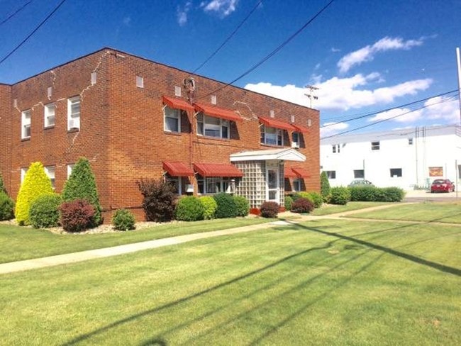 Photo - 1441 Lincoln Way Unidad 1