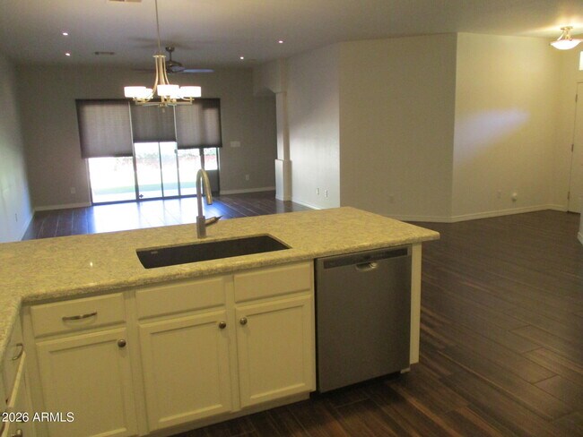 Photo - 719 N Tangerine Dr