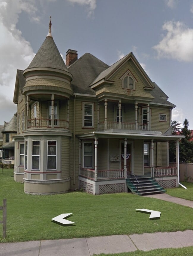 Photo - 310 Maple Ave Unit 5