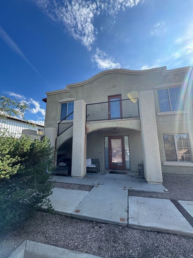 Building Photo - 3 bedroom 2 bath