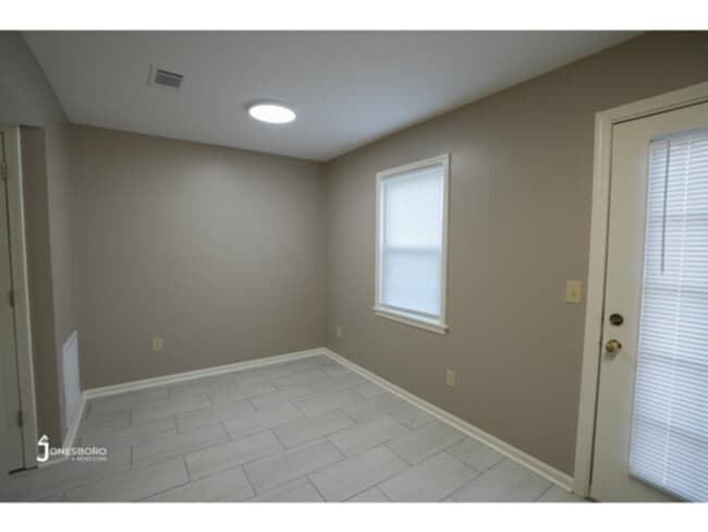 Photo - Lakewood Crossing Townhouses: Included Water/Sewer - Remodeled