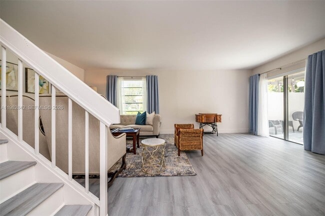 Photo - 4702 SW 67th Ave