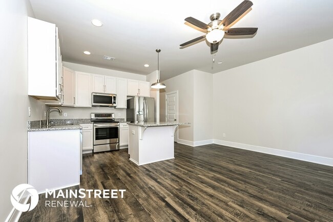 Photo - 104 Hartsville Ct