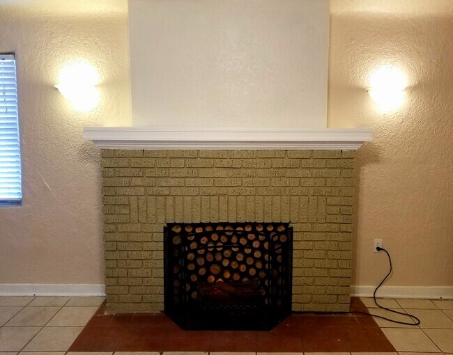 Photo - 512 E Strawbridge Ave