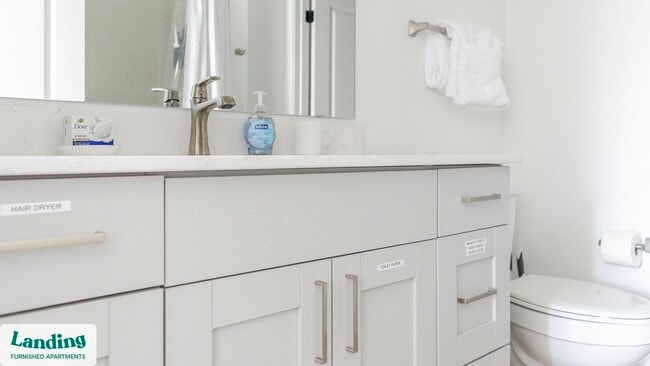 Photo - 650 N Main St Unidad 202