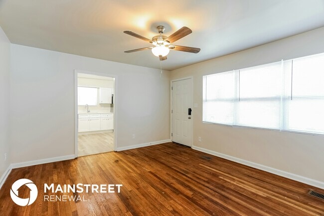 Photo - 2323 4th St NW