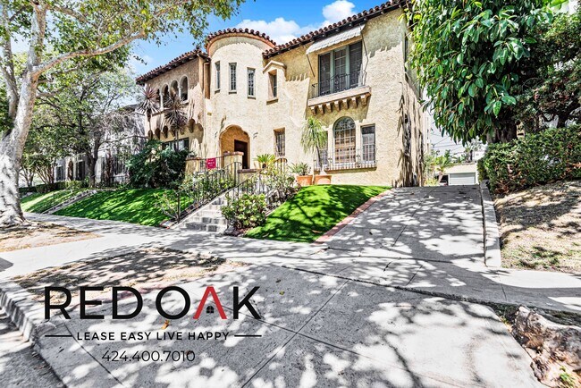 Photo - Absolutely Stunning Top Floor, Two-Bedroom... Unidad 174 1/2