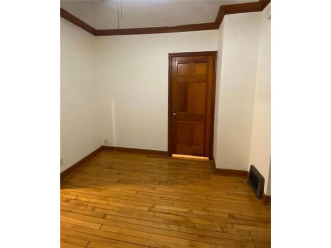 Photo - 1068 Arundel St