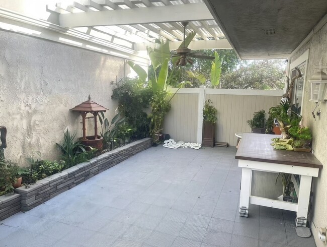 Photo - 660 Golden Springs Dr Unit B