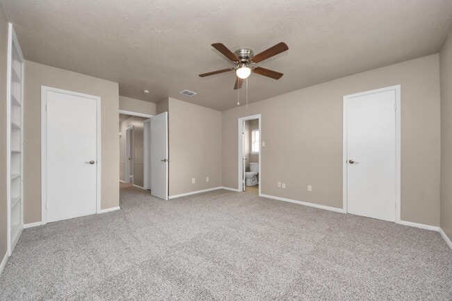 Building Photo - 23223 Canyon Lake Dr Rental