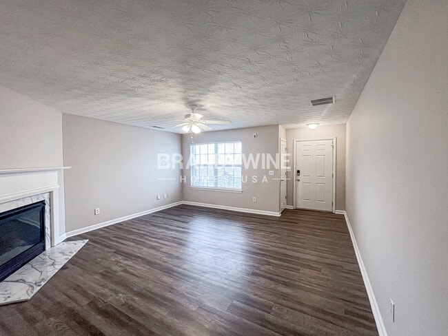 Photo - 252 Springbottom Ct SE