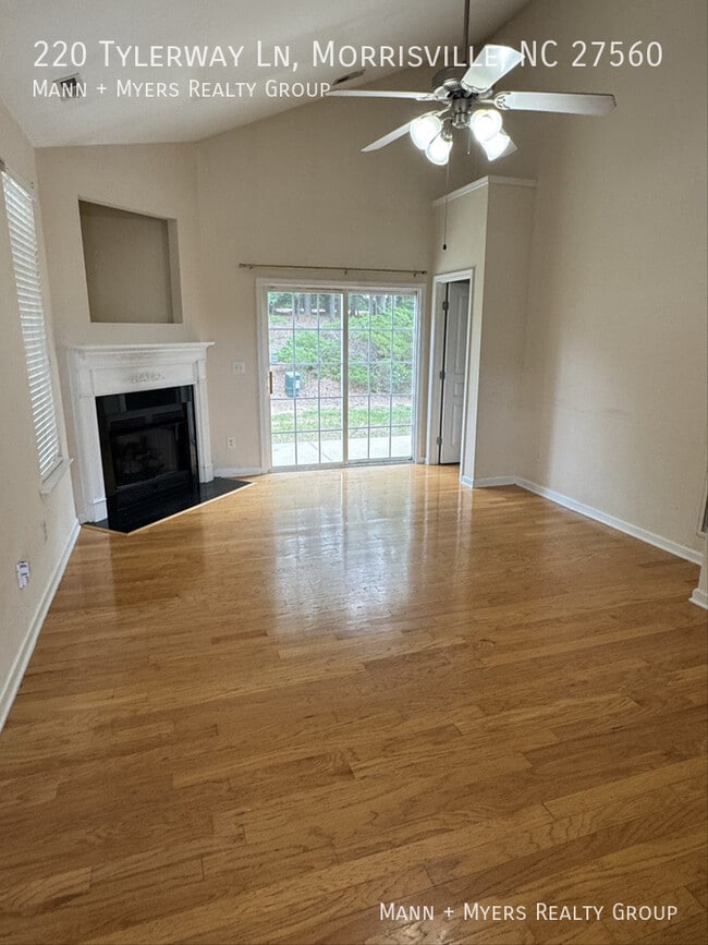 Photo - 220 Tylerway Ln
